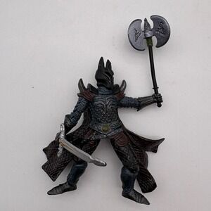 Papo 2006 Dark Knight Medieval Fantasy Figure with Axe and Sword 39387 Black